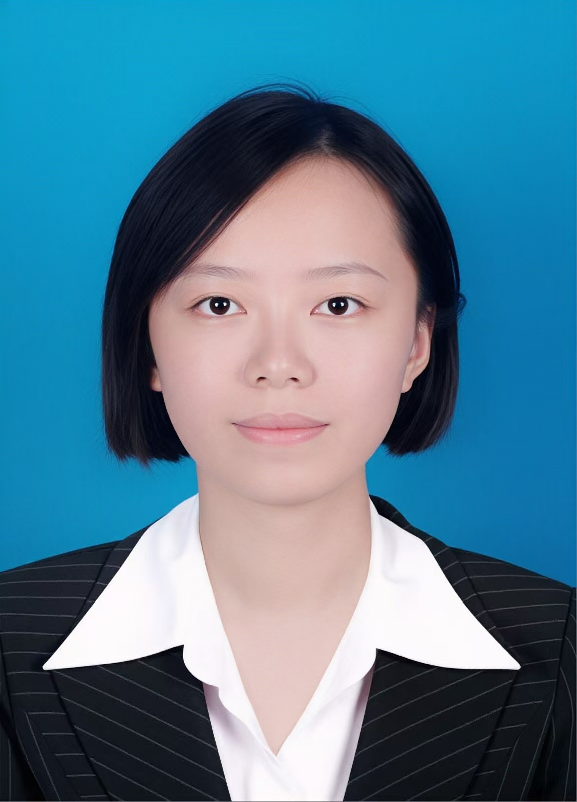 李佳.jpg